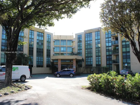 11750 SW 18th St APT 308-1, Miami, FL 33175