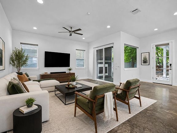 3rd image of 610 W 33rd St