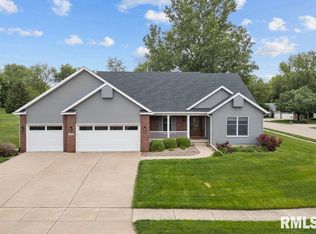 1459 Plum Tree Rd, Bettendorf, IA 52722