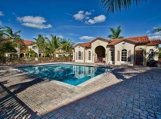 1001 NE 208th St, Miami, FL 33179
