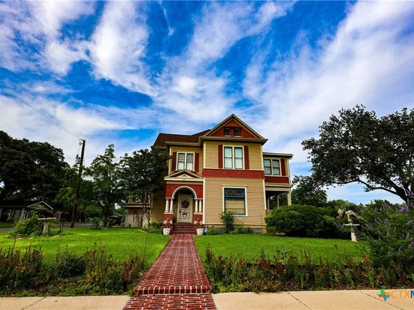 302 E Reuss Blvd, Cuero, TX 77954