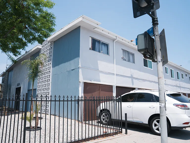 10374 Long Beach Blvd #H — Photo 3