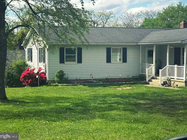 23 Wild Turkey Ln, Berkeley Springs, WV 25411