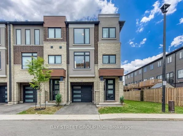 55 Sentinel Ln, Hamilton, ON L9C 0E8