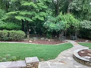 402 Woodbrook Ct — Photo 18