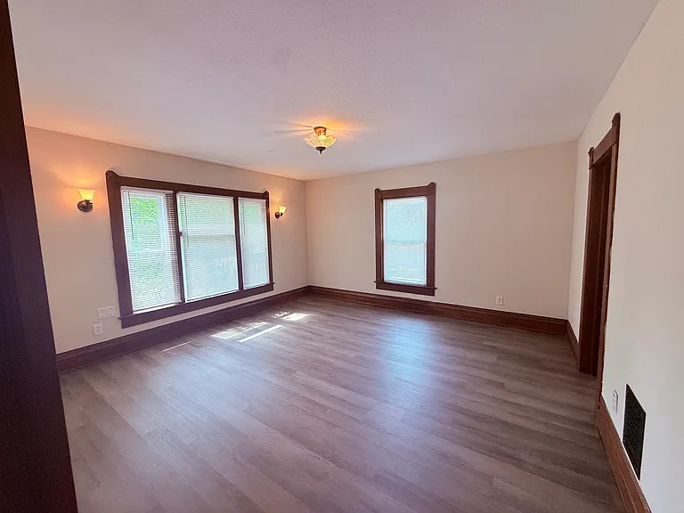 434 S Perry St — Photo 18