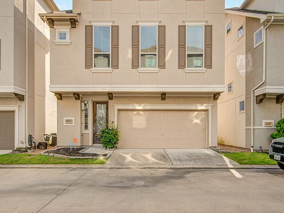 2nd image of 9624 Cambridge Manor Ln