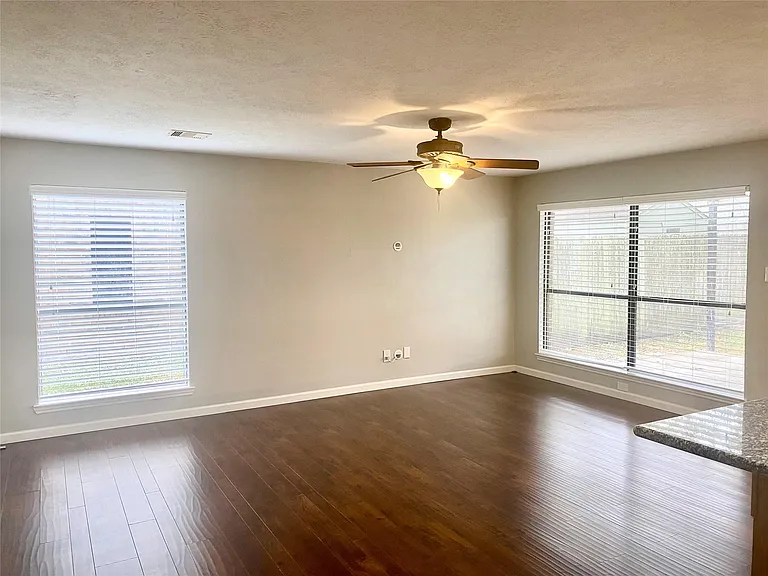 303 Desert Willow Ct — Photo 8