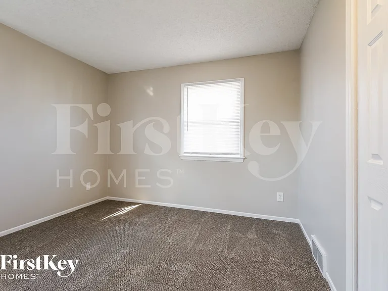 525 Sunset Ln — Photo 11
