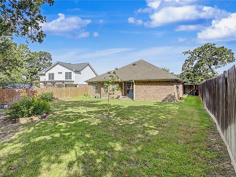 3118 Pleasant Grove Dr — Photo 15