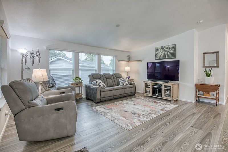 5th image of 1019 Stanford Drive #56