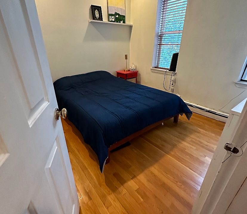 2nd image of 390 Riverway APT 9