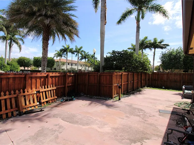 3698 SE 2nd Dr — Photo 72