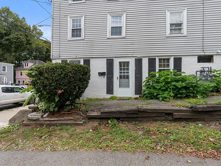95B N Main St #B — Photo 30