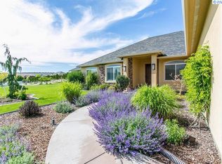101332 E Canyon View Dr, Kennewick, WA 99338