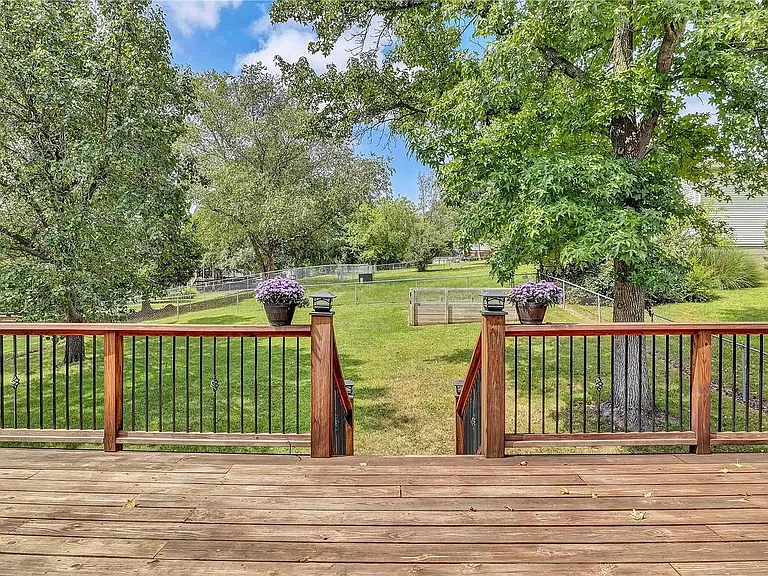 927 Bellestri Dr — Photo 22