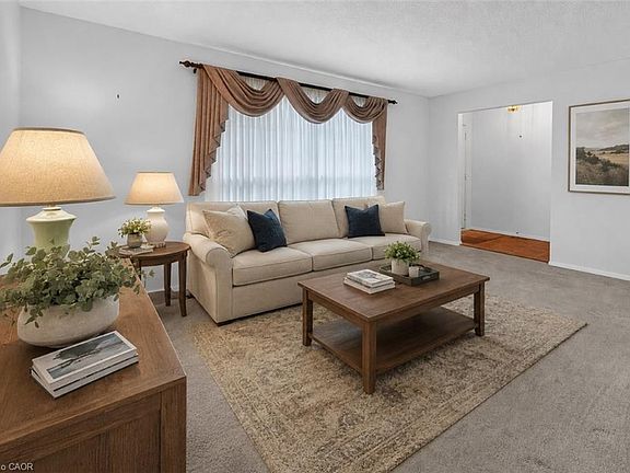 3rd image of 4193 Regent Ct