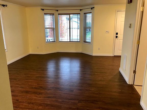 4th image of 4115 NE 115th St