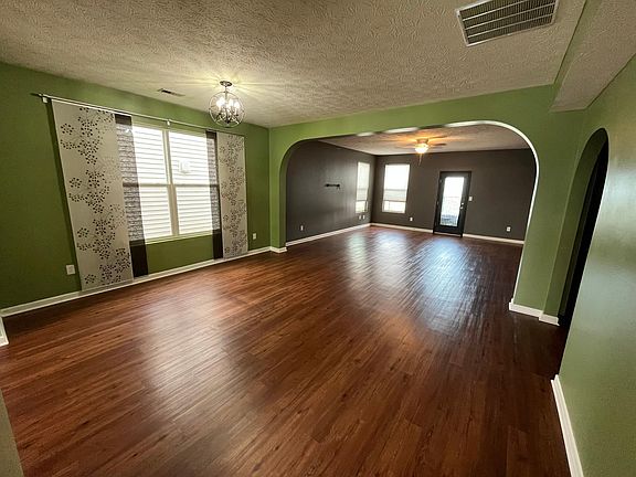 4th image of 2037 Shadow Creek Blvd