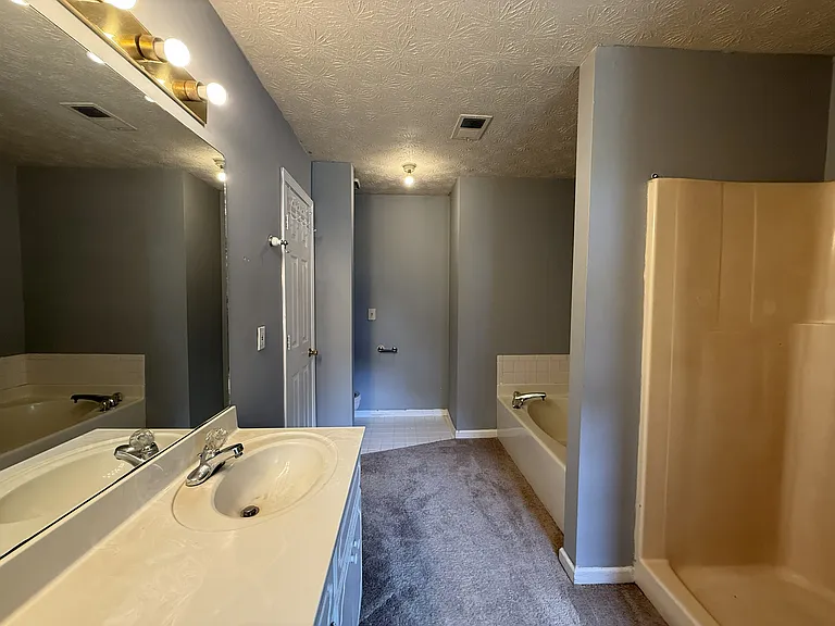 1190 Hunters Creek Ct — Photo 13
