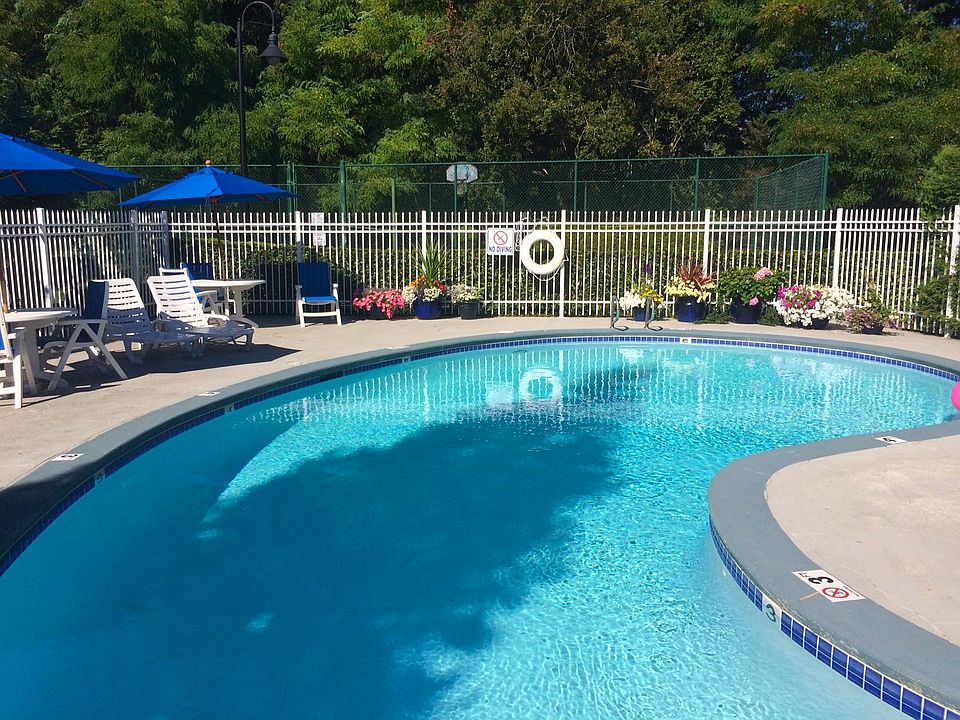 1st image of 12720 NE 10th Pl APT D205