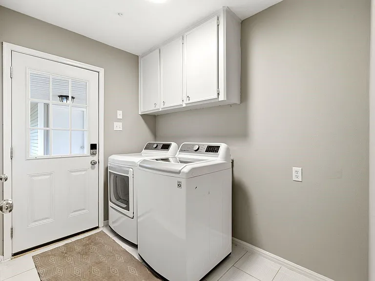 7902 Lichen Ln — Photo 22