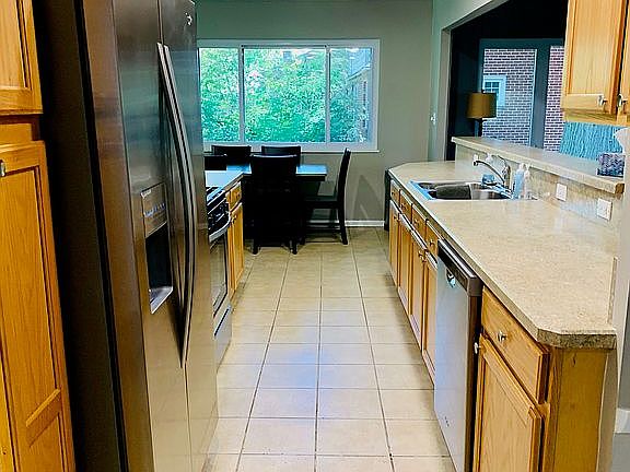 5th image of 22220 Hilliard Blvd