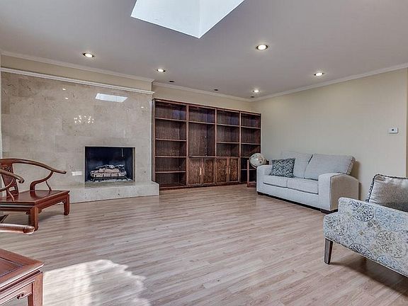 5th image of 2137 Huntleigh Dr