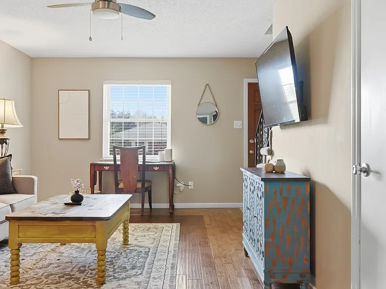 517 Chickadee Dr — Photo 5