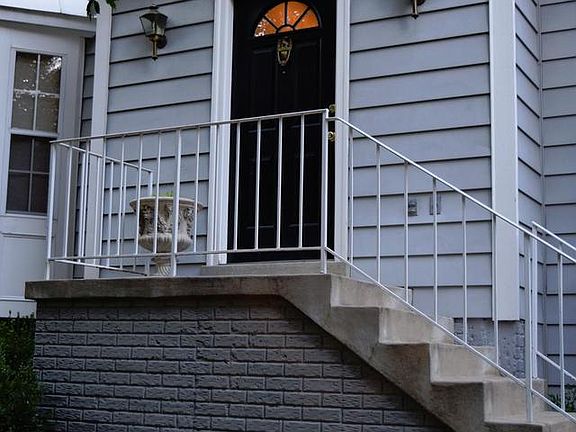 2nd image of 12872 Hyannis Ln