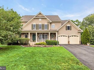 3232 Lost Pond Ct, Triangle, VA 22172