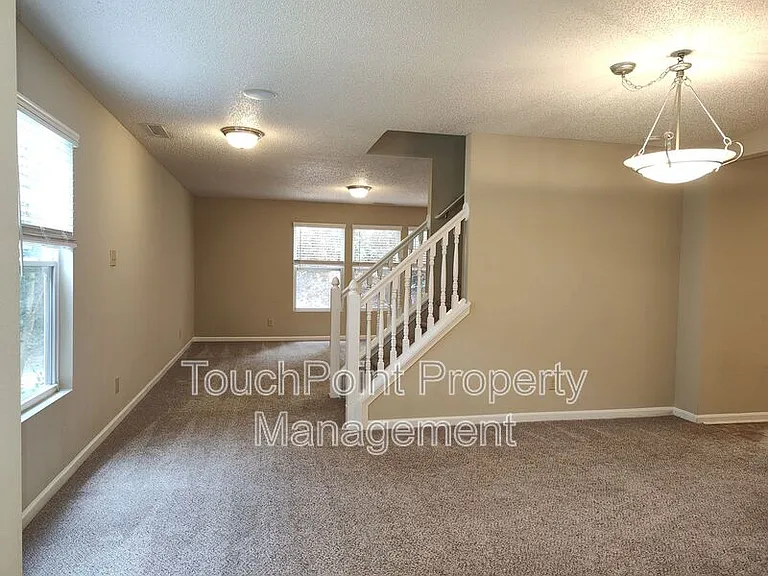 2038 Dunsmore Ln — Photo 8