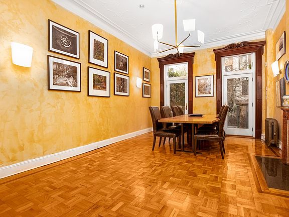 3rd image of 133 W 87th St