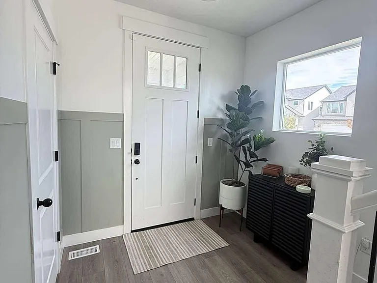 1467 W Holland Dr — Photo 10