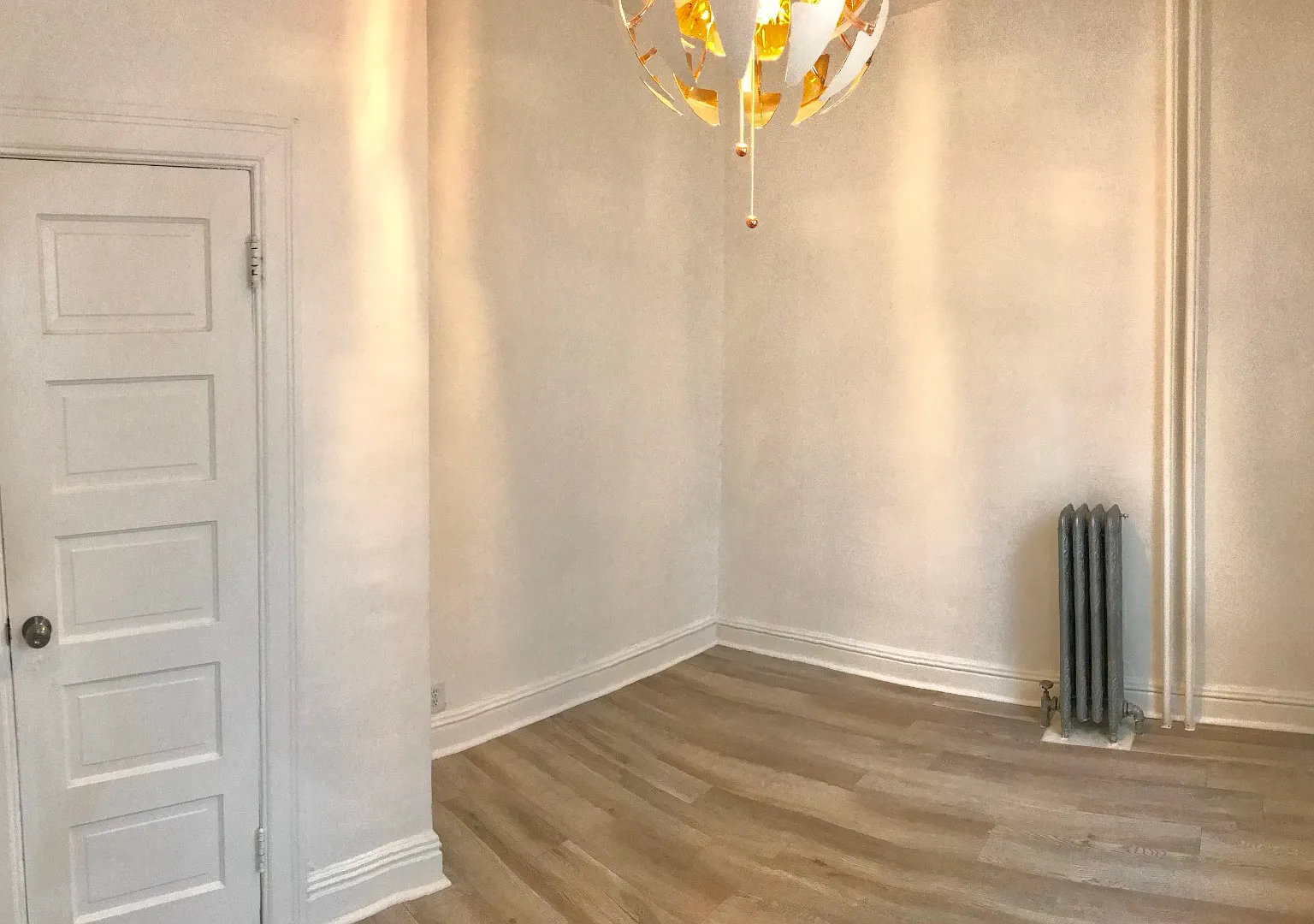 Spacious 1 Bed 1 Bath Denver Apartment in Capitol Hill! Available August! — Photo 3