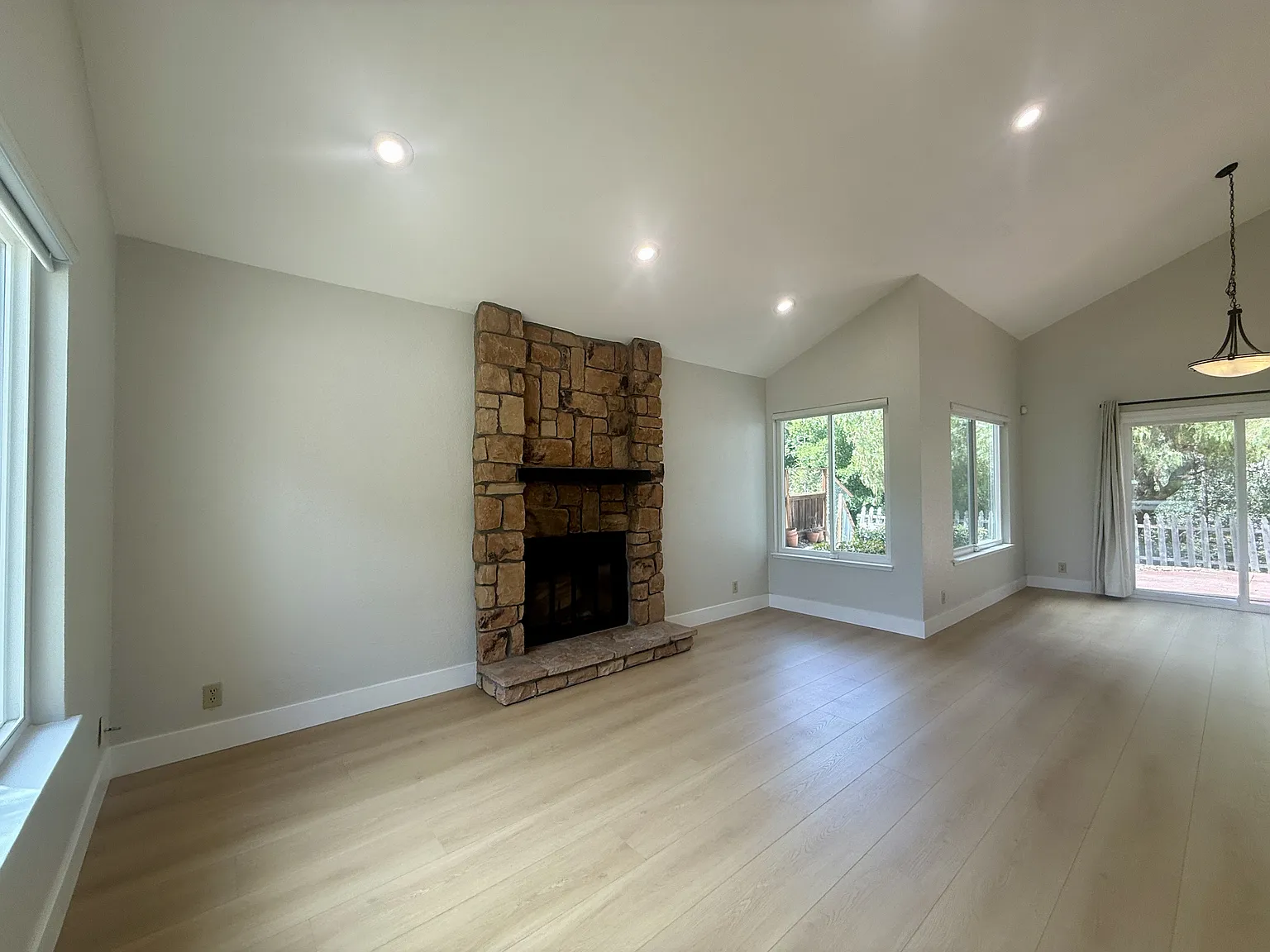560 Palo Alto Place - Main — Photo 3