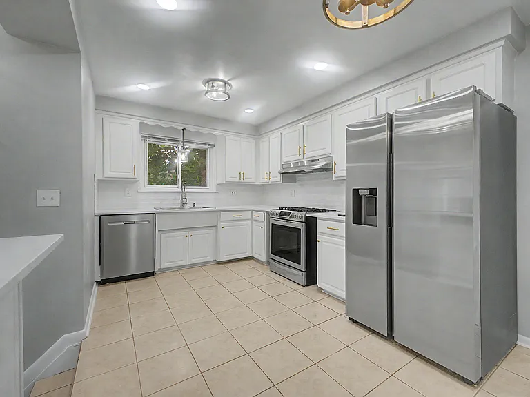 8108 Whitefield St — Photo 9