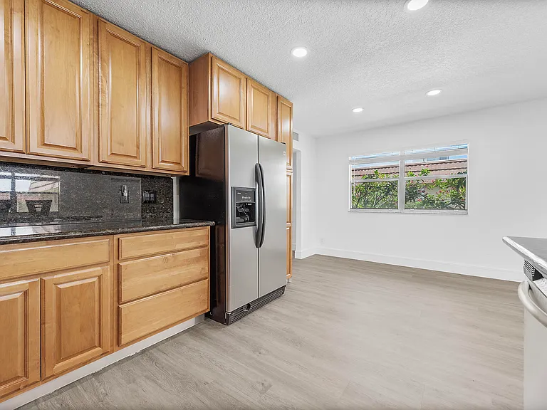 154 Seville Ln #G — Photo 18
