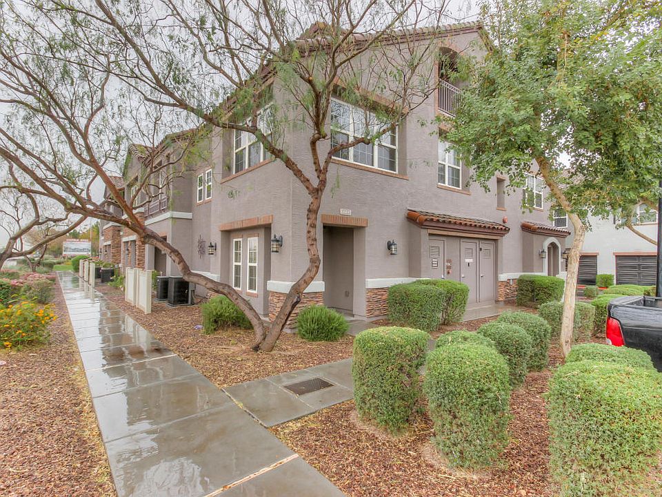1st image of 2233 E Huntington Dr