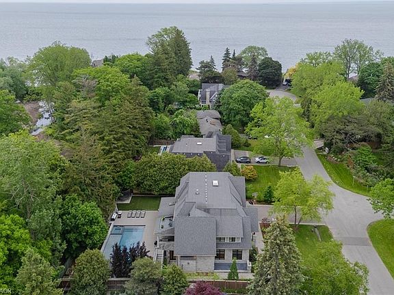 3rd image of 129 Wolfdale Ave