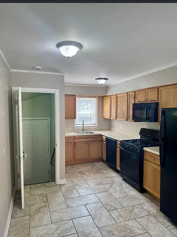 1 bed, 1.0 bath, 1777 sqft, $936 — Photo 2