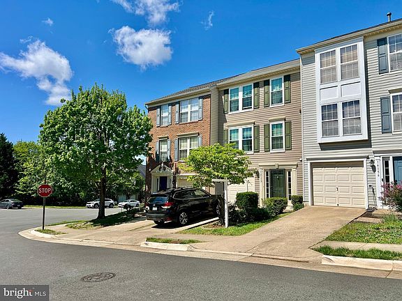 3rd image of 14158 Darkwood Cir