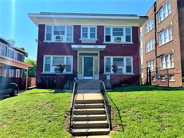 126 NW 17th St — Photo 1