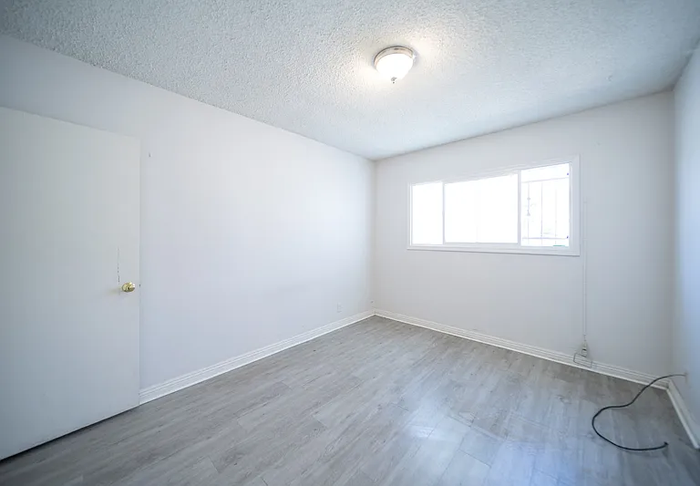 118 E Shady Grove Dr — Photo 7