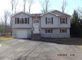 5141 Ash Dr, Pocono Summit, PA 18346