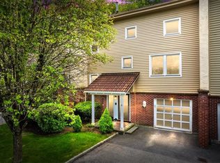 18 Deer Ridge Rd, Mount Kisco, NY 10549