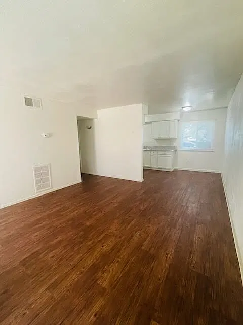 2 bed, 810 sqft, $1,350 — Photo 4