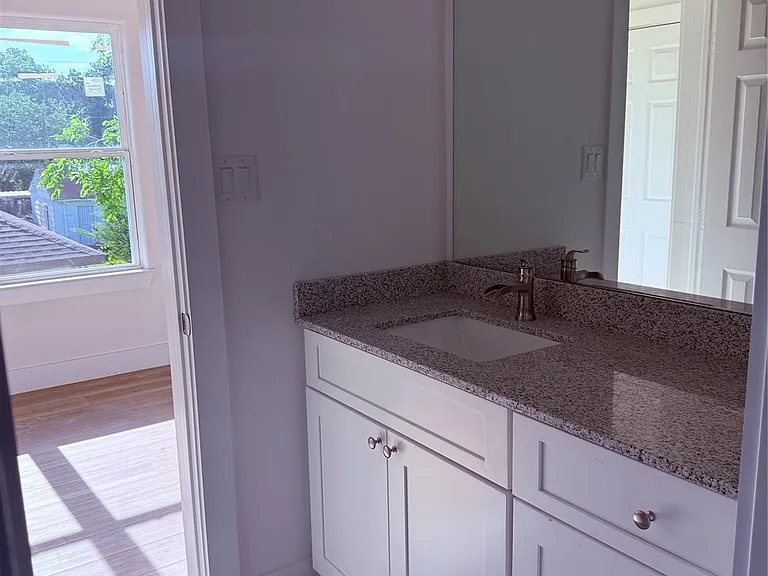 824 Mabel St — Photo 7