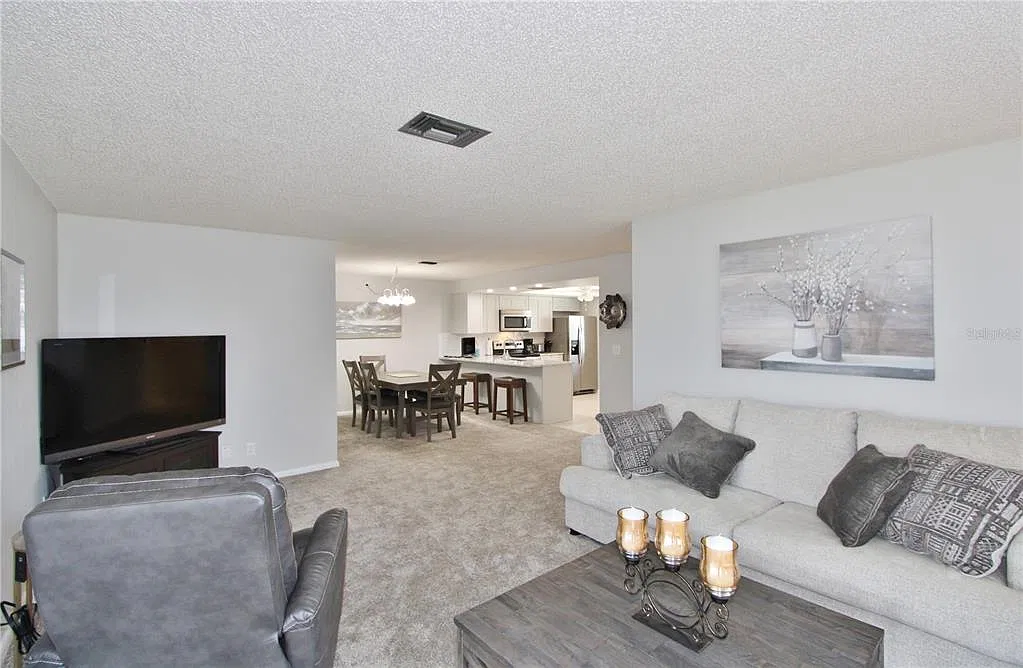 2 bed, 2.0 bath, 1148 sqft, $1,900 — Photo 3
