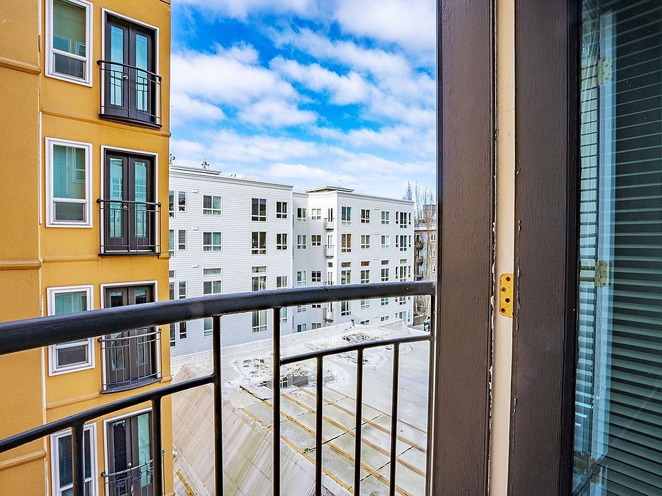 1st image of 3023 1st Ave #1-401